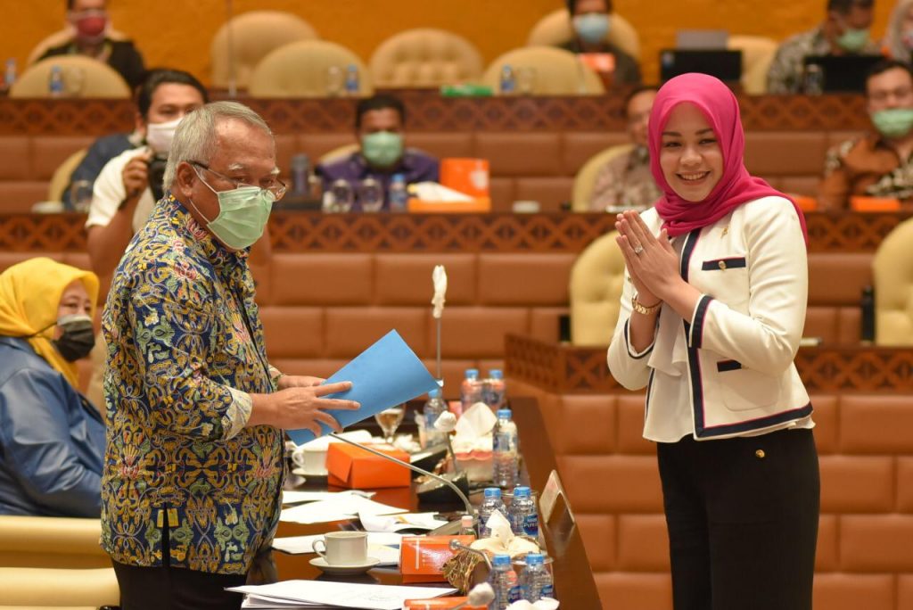 Tunjang Perekonomian, Athari Gauthi Bawa Puluhan Miliar ke Sumatera Barat