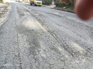 Pengerjaan Jalinsum Dinilai Asal Jadi, Malam Diaspal Pagi Sudah Hancur