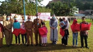 Lisda Salurkan Bantuan 200 Paket Sembako dari KemenPPA RI