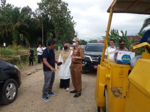 Bupati Hendrajoni Tinjau Pengerjaan Jalan Kabupaten di Lunang