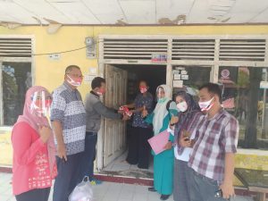 Desa Toboh Palabah Bagikan Ribuan Masker
