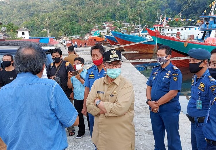 Wakil Gubernur Sumatera Barat, Nasrul Abit, bersama Deputi Kemenkomaritim, Ridwan Jamaluddin, meninjau lokasi Marina Center Senin (3/8/2020), di Padang. HUMAS
