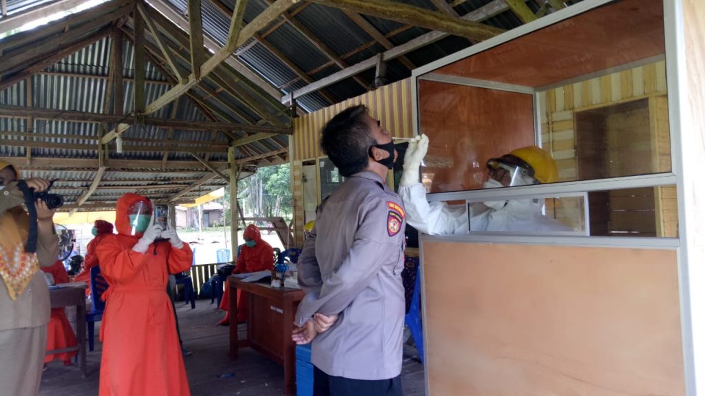 Belasan Anggota Polsek Nan Sabaris Diswab