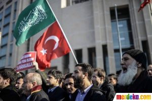 Ratusan Orang Turki Protes Penerbitan Ulang Kartun Nabi Muhammad