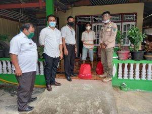 Pemkab Pesisir Selatan Serahkan Bantuan untuk Pasien Covid-19