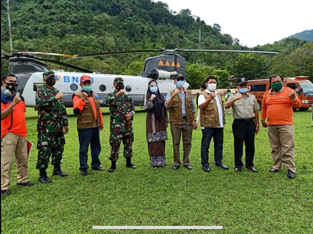 Helikopter Milik BNPB Mendarat di Painan Pesisir Selatan, Ada Apa?