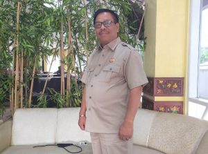 Lantai Gedung Digenangi Air Hujan Bikin Anggota DPRD Pasbar Terpeleset