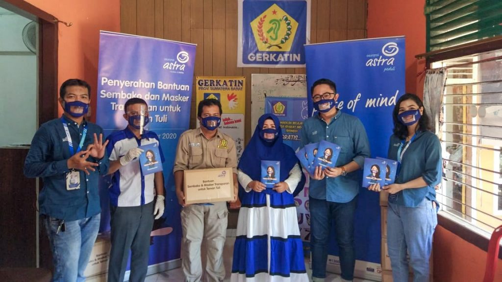 Asuransi Astra Salurkan Sembako dan Masker Transparan untuk Teman Tuli