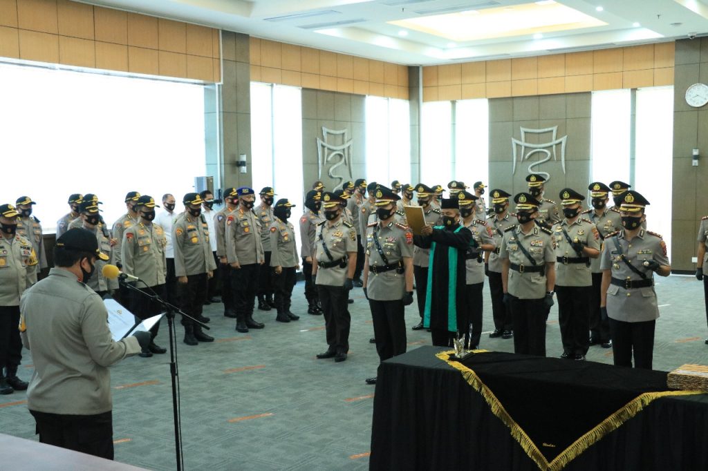 Jabatan Dirnarkoba dan Tujuh Kapolres Diserah Terimakan