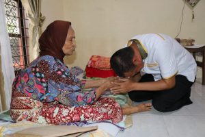 Menjelang Pendaftaran ke KPU, Genius Umar Minta Restu Ibunda dan Ziarah ke Makam Sang Ayah