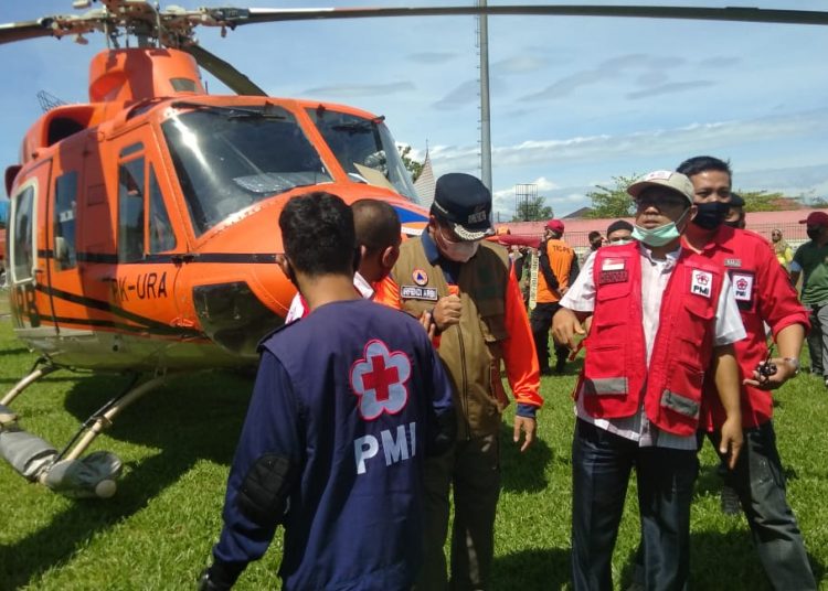 Helikopter bantuan BNPB mendarat di Limapuluh Kota dalam operasi percepatan penyaluran bantuan logistic kebencanaan dari BPBD Sumbar ke daerah-daerah rawan bencana, Jumat (11/9/2020). IST/BPBD