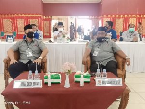 Didampingi Sang Ibu, Pasangan Panji – Yos Mendaftar ke KPU Dharmasraya