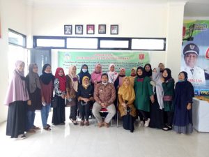 Genjot Perekonomian Nagari dengan Keterampilan Merias