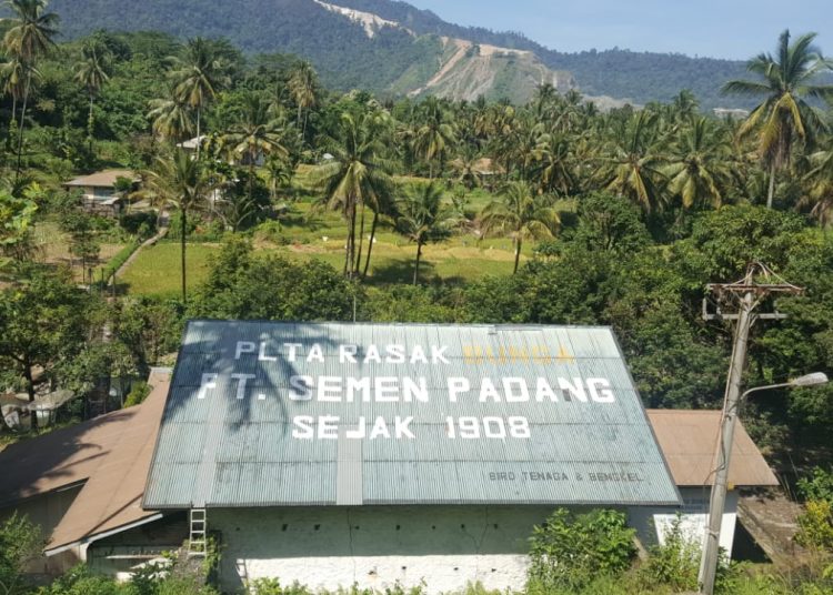 MASIH AKTIF—PLTA Rasak Bungo PT Semen Padang yang disebut-sebut sebagai PLTA pertama di Indonesia, hingga saat ini masih terus aktif dan berkontribusi dalam memasok kebutuhan listrik untuk sejumlah fasum. IST/HUMASPTSP