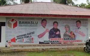 Terkait Pengrusakan Baliho Milik Yayasan AAK Undhari, Ini Klarifikasi Bawaslu Dharmasraya