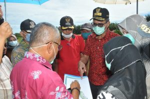 Intai Permukiman, Gubernur Irwan Prayitno Cari Cara Atasi Abrasi Pantai di Muaro Putus