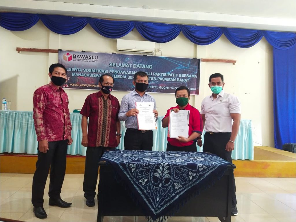 Bawaslu Pasbar Sosialisasi Pengawasan Partisipatif ke Media dan Mahasiswa