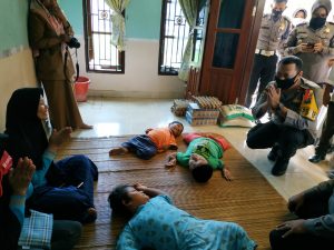 Kapolres Pariaman Bakal Bantu Tiga Kakak Beradik yang Alami Rapuh Tulang