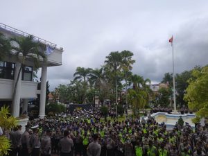 1.200 Personel Kepolisian Diturunkan Amankan Aksi Tolak UU Omnibus Law di DPRD Sumbar