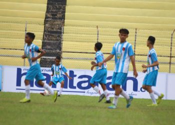 Gelaran hari kedua Piala Siwo PWI Sumatera Barat U-14 yang digelar Minggu (25/10)/2020) di Stadion Haji Agus Salim Kota Padang lima tim berhasil mencatatkan kemenangan penting di babak penyisihan grup. Irham