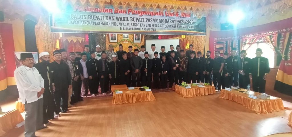 Paslon Agus-Rommy Sosialisasikan Visi Misi di Rumah Adat Talu