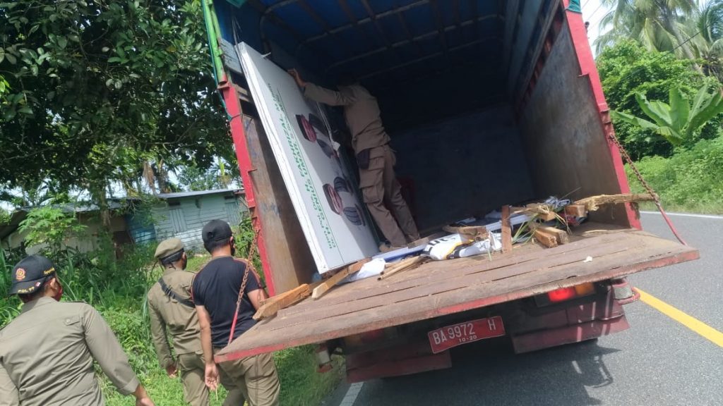 Bawaslu Kabupaten Solok Tertibkan APS dan APK