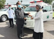 Bupati Pasaman Serahkan 6 Unit Mobil Ambulance