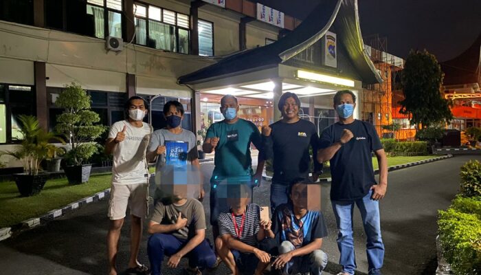 Tiga Pelaku Diduga Penadah Handphone Curian Diamankan Polresta Padang