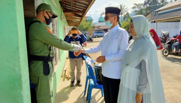 Darman Sahladi-Maskar Ajak Istri ke TPS