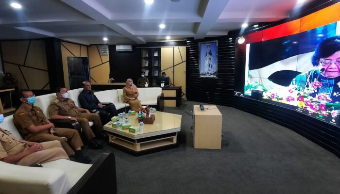 Wali Kota dan Ketua DPRD Bukittinggi Terima Penghargaan dari Kementerian LHK