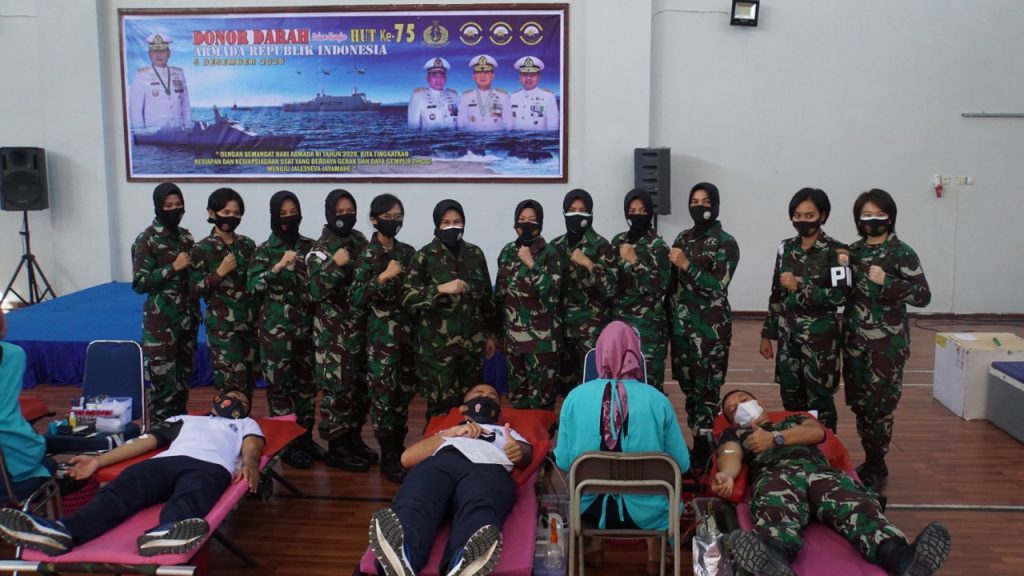 Hari Armada RI ke-75, Lantamal II Padang Adakan Donor Darah