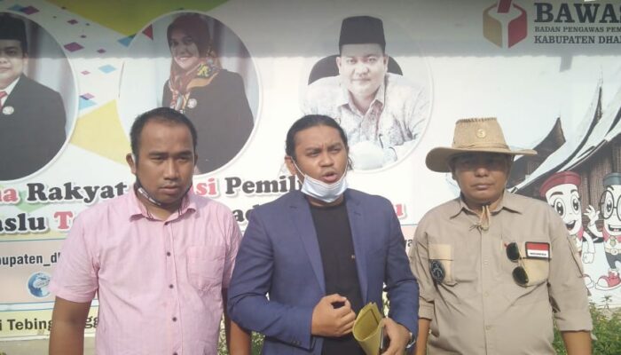 Tim Panji-Yos Laporkan Sutan Riska ke Bawaslu Dharmasraya