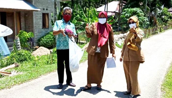 1100 Lembar Masker Dibagikan di Nagari Gadang Lumpo