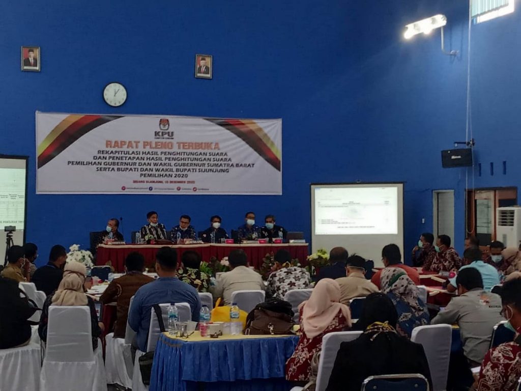 Empat Paslon Tolak Rekapitulasi Perhitungan Suara Pilkada Sijunjung