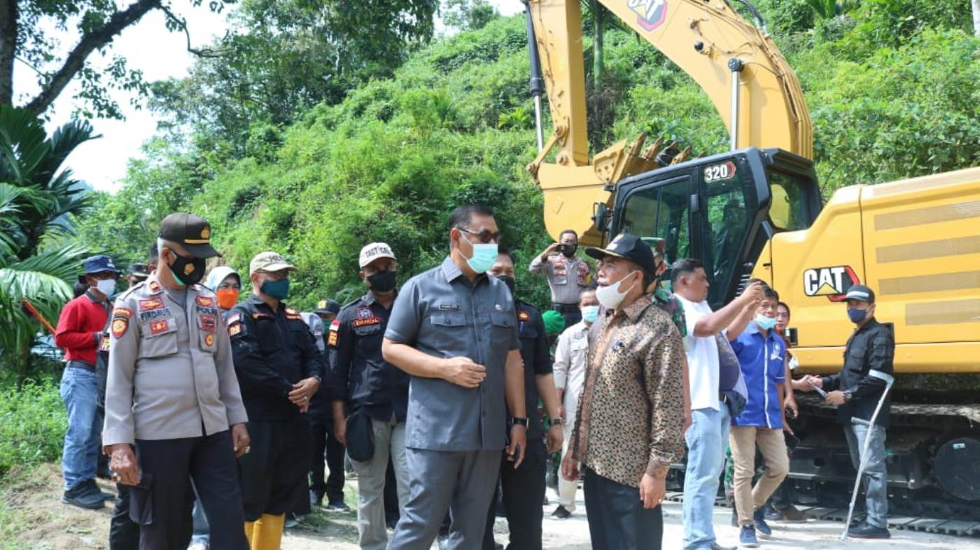 ekskavator bupati solok