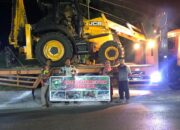 Pascagempa Pasaman Barat, Bupati Solok Kerahkan Ekskavator dan Bawa 5 Ton Beras Bantuan