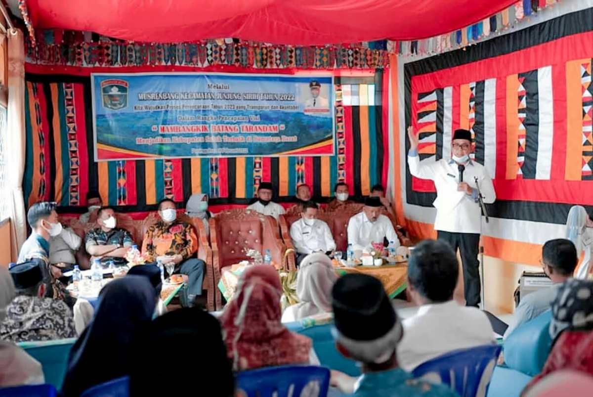 bupati solok junjung sirih