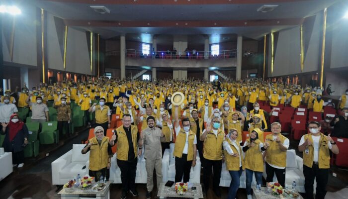 1.249 Petani Milenial Jawa Barat Diwisuda, Ridwal Kamil: Program Mendaki Gunung