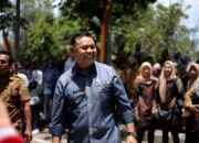 Meriahkan Hari Jadi Kabupaten Solok ke-109, Bupati Epyardi Asda Tarik Tambang