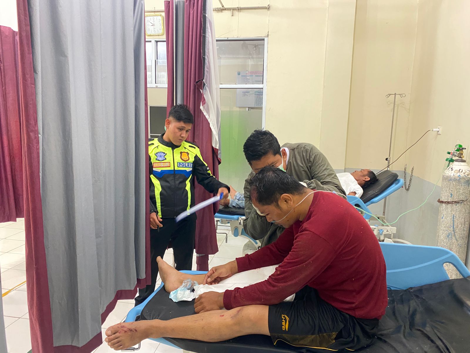 sedang terjun jurang kayu aro