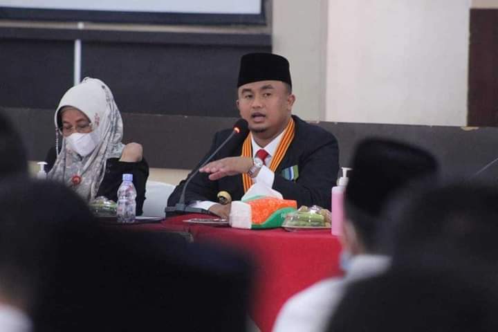 bupati dharmasraya bayarkan thr