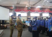 Serahkan SK Pengangkatan PNS  untuk 97 Orang, Bupati Solok: Jangan Kecewakan Orang Tua