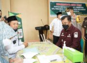 Bupati Dharmasraya Bersama Forkopimda dan Pengusaha Serahkan Zakat Mal ke Baznas