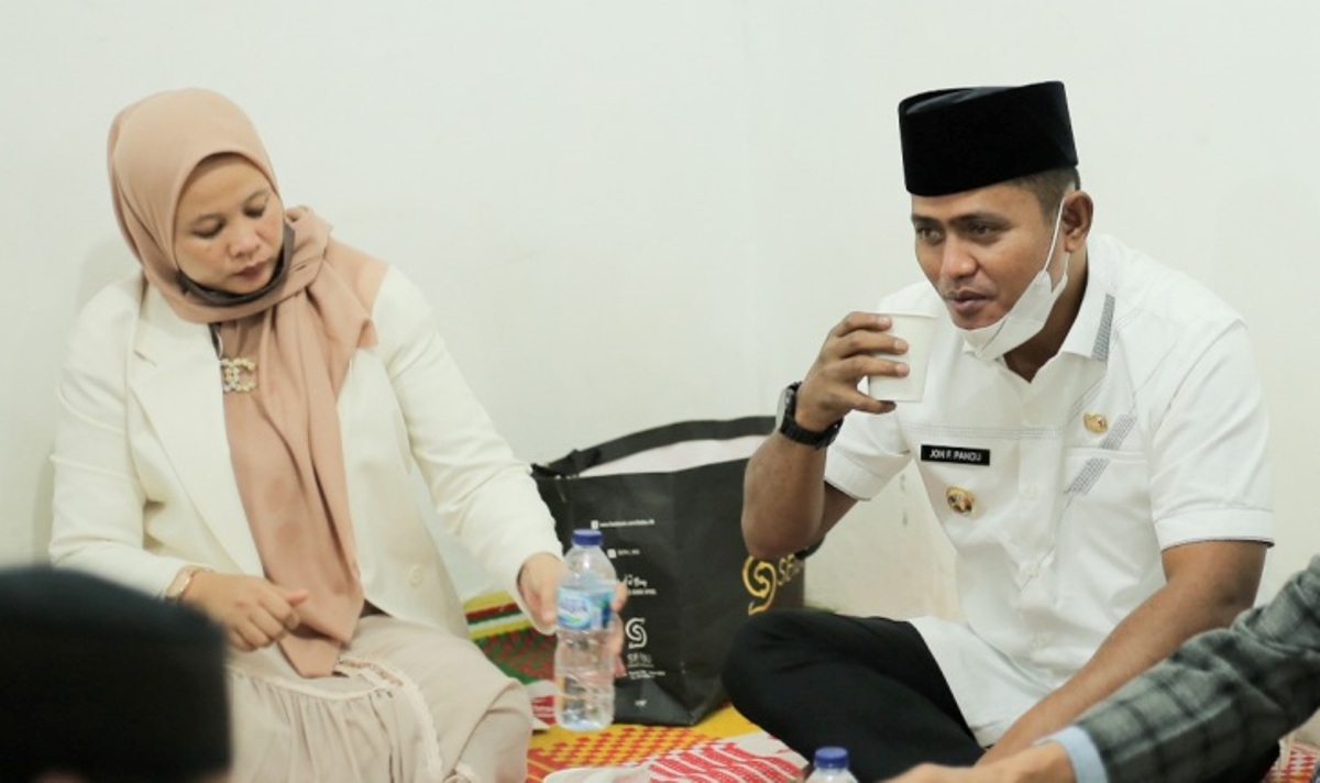 istri wabup solok mangkir baralek