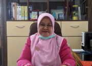 Netty Herlita, S.Pd, M.Pd Pimpin SMAN 5 Kota Bukittinggi