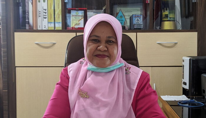 Netty Herlita, S.Pd, M.Pd Pimpin SMAN 5 Kota Bukittinggi