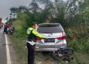 Pengendara Sepeda Motor Tewas di TKP Usai Mengalami Kecelakaan dengan Minibus Avanza