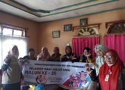 LKLU Beri Bantuan Sembako untuk Lansia di Dharmasraya