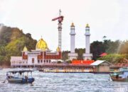 Viral Pungutan Masuk Masjid Terapung di Pessel, Ini Penjelasan Pemkab