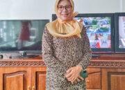 Kepala SMAN 1 Bukittinggi Dra. Silfa Dusun, M.Pd, Belasan Tahun Jadi Kepala Sekolah Di Kabupaten Agam